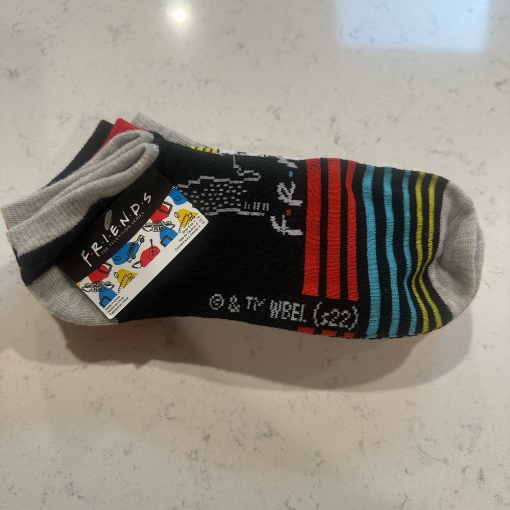 FRIENDS TV Show 6 Pack Of Women’s Ankle Colorful Socks